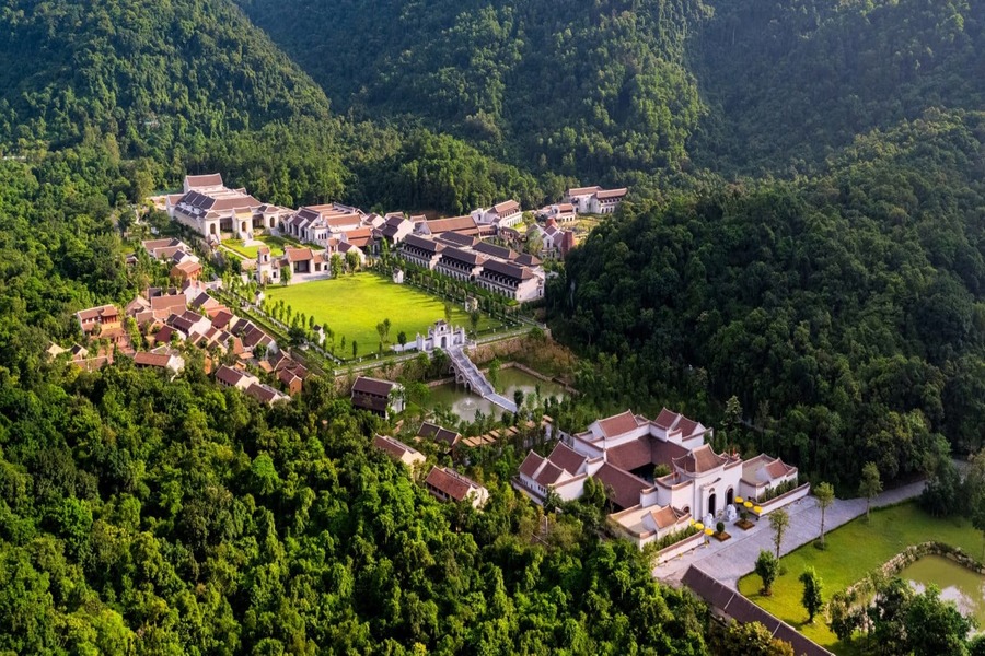 Yen Tu-Vinh Nghiem-Con Son, Kiep Bac Complex of Vientam recognized by unesco