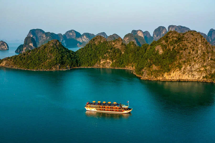 tour start from ha noi to ninh binh