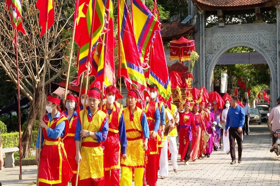 tradditional ceremony in Hoa Lu Ancient Capital