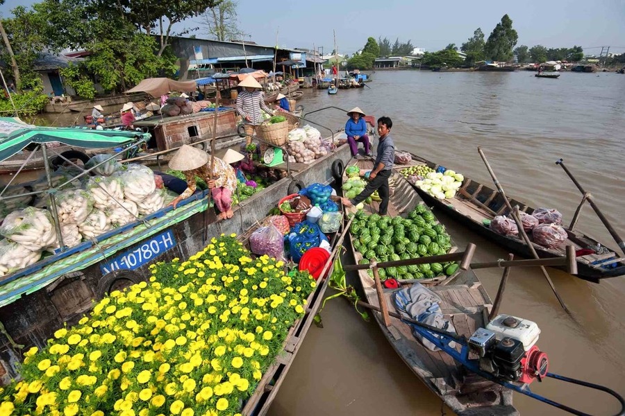 Cai Rang Floating Market - 2 week Vietnam itinerary Cai Rang Floating Market - 2 week Vietnam itinerary