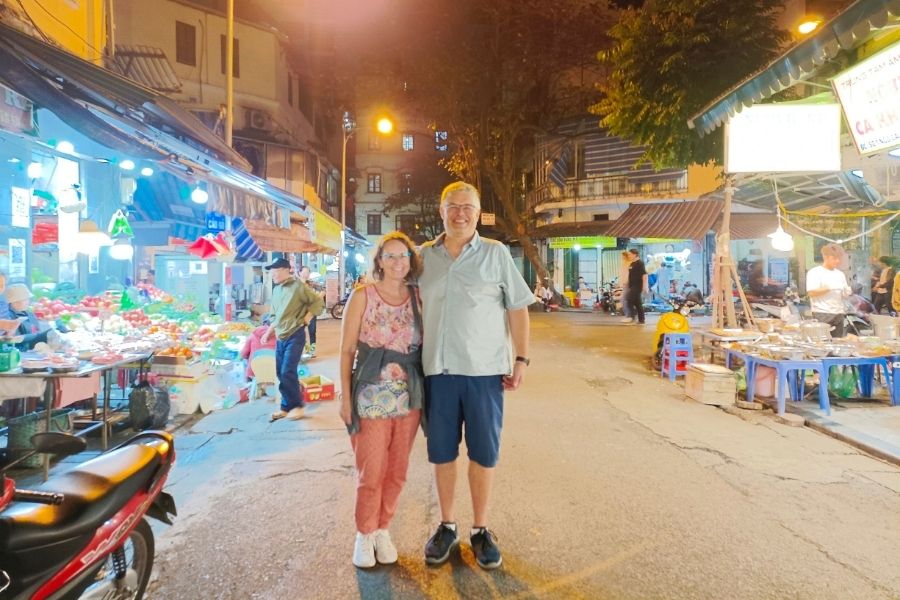 Visit Local Markets and Taste Vietnamese Food