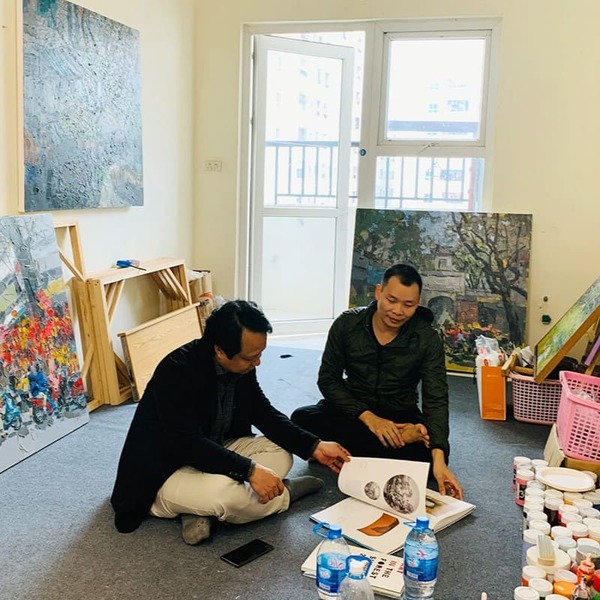 Tea and conversation with the art collector in Hanoi